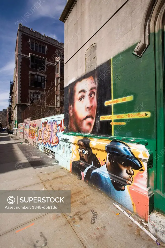 Graffiti, portrait of the boxer Muhammad Ali in Harlem, West 147th Street, New York City, New York, USA, North America