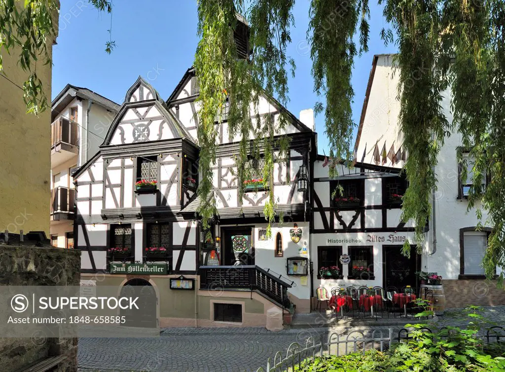 Historic old house, Zum Hoellenkeller pub, Assmannshausen, Upper Middle Rhine Valley, a UNESCO World Heritage Site, Rhineland-Palatinate, Germany, Eur...