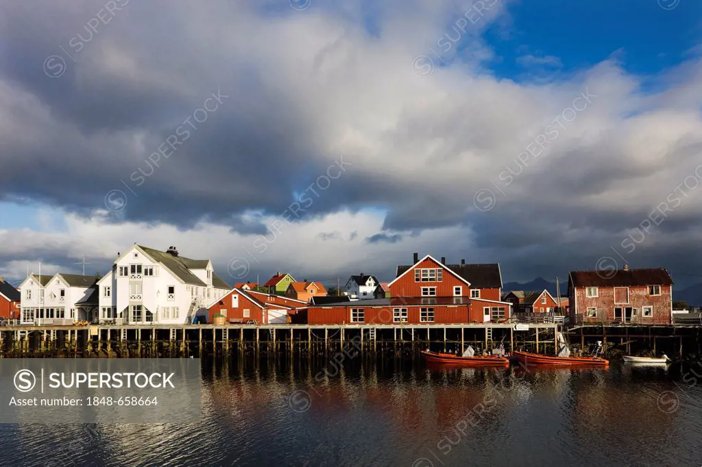 Henningsvaer, island of Vestvagoya, Lofoten, Norway, Scandinavia, Europe