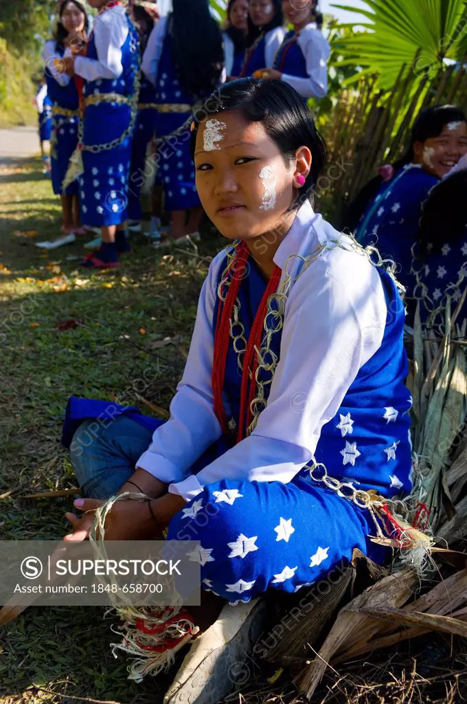 Traditionally dressed woman from the Hillmiri ethnic group near Daporijo, Arunachal Pradesh, North East India, India, Asia