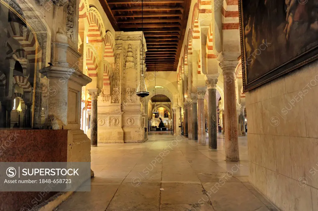 Interior view, columns, Mezquita-Catedral, Cathedral-Mosque of Córdoba, a former mosque, Cordoba, Andalusia, Spain, Europe