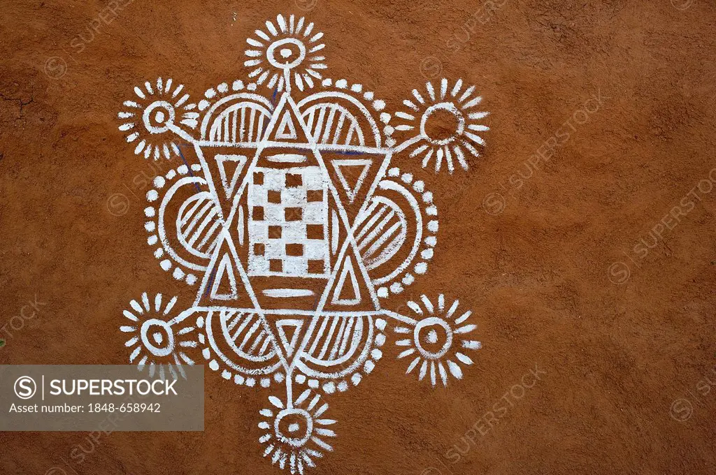 Traditional ornamental painting on a wall, Thar Desert, Rajasthan, India, Asia