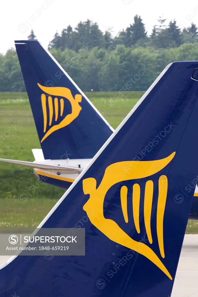 Ryanair logo on a Boeing 737 from the budget airline Ryanair at Frankfurt-Hahn Airport in the Hunsrueck district near Simmern, Rhineland-Palatinate, G...