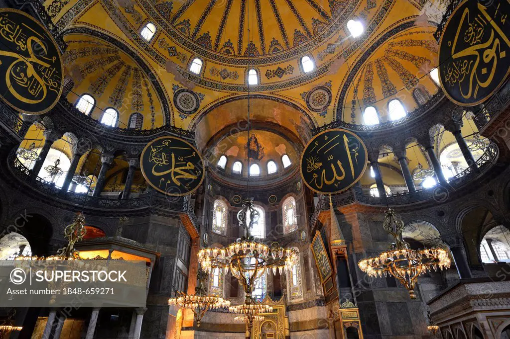 Interior view, main room, dome, pendentives, Hagia Sophia, Ayasofya, UNESCO World Heritage Site, Istanbul, Turkey, Europe