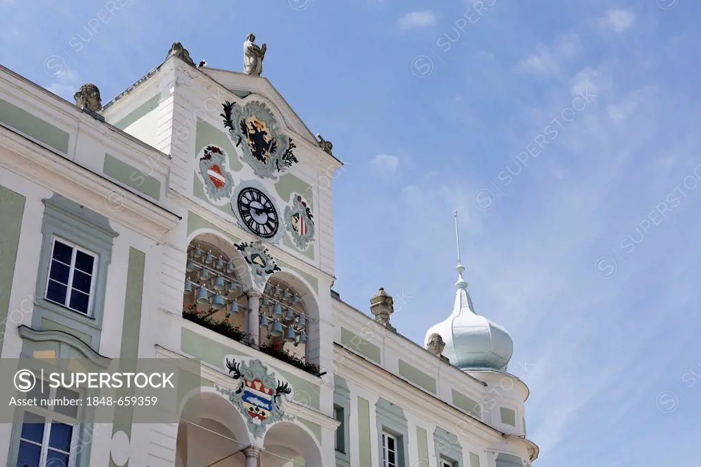 Town Hall with a ceramics glockenspiel, Gmunden, Salzkammergut region, Upper Austria, Austria, Europe, PublicGround