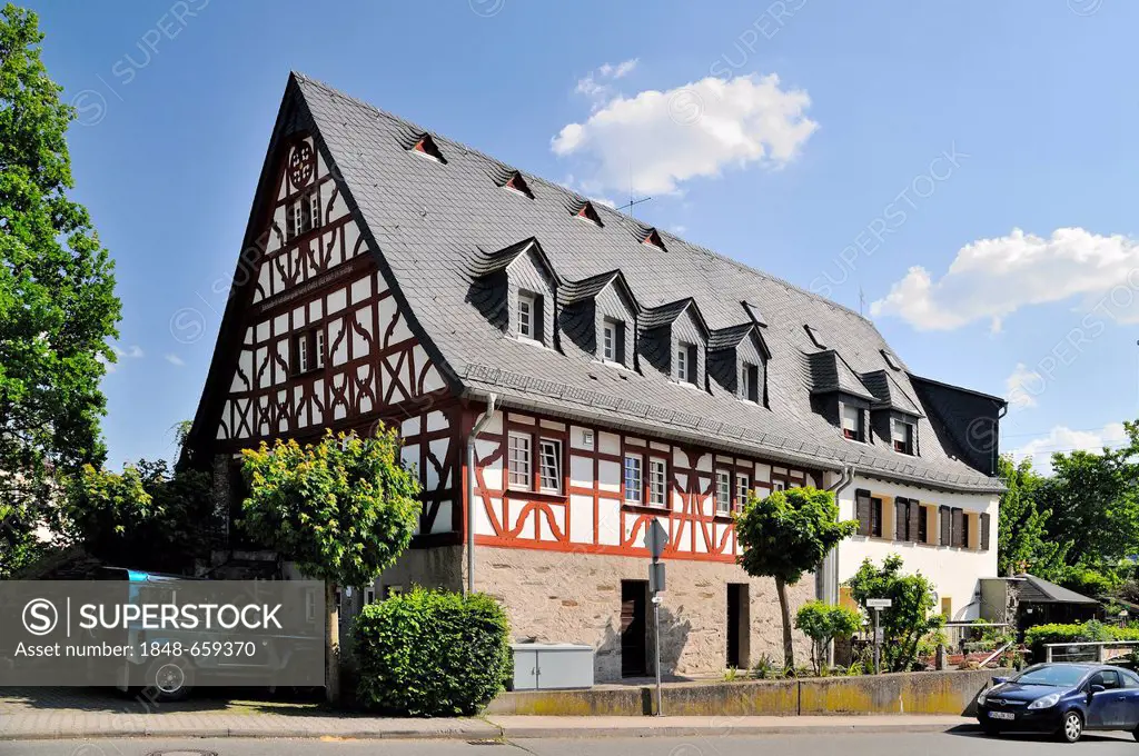 Half-timbered house, Lorch, Upper Middle Rhine Valley, a UNESCO World Heritage Site, Hesse, Germany, Europe