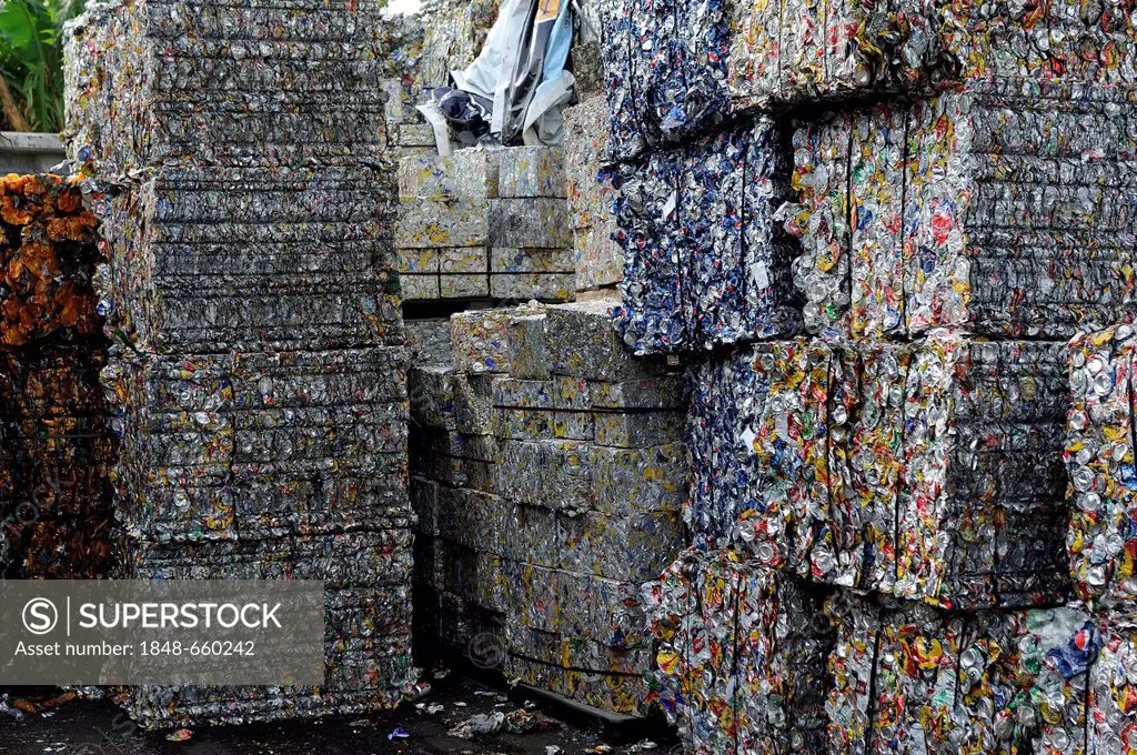 Tin cans pressed into blocks, tinplate, aluminium, for the export to China in a recycling plant, San José, Costa Rica, Latin America, Central America