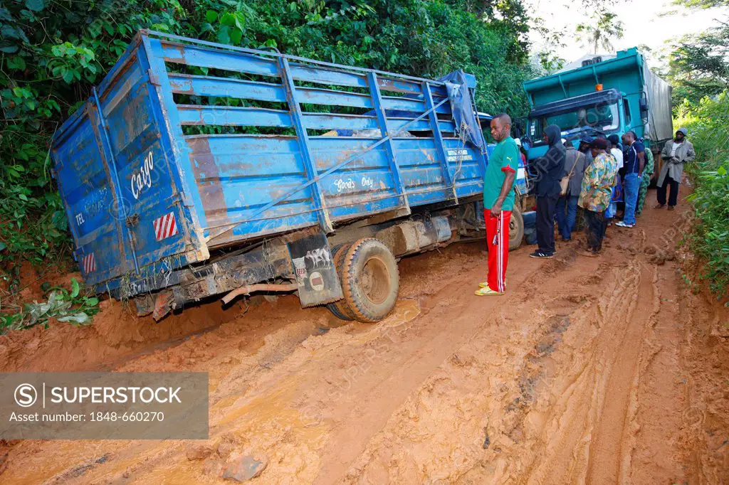 Truck stuck in the mud, jungle trail, Bamenda, Cameroon, Africa