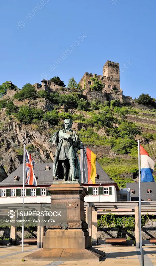 Statue of Gebhard Leberecht von Bluecher and Gutenfels Castle, Kaub, Upper Middle Rhine Valley, a UNESCO World Heritage Site, Rhineland-Palatinate, Ge...