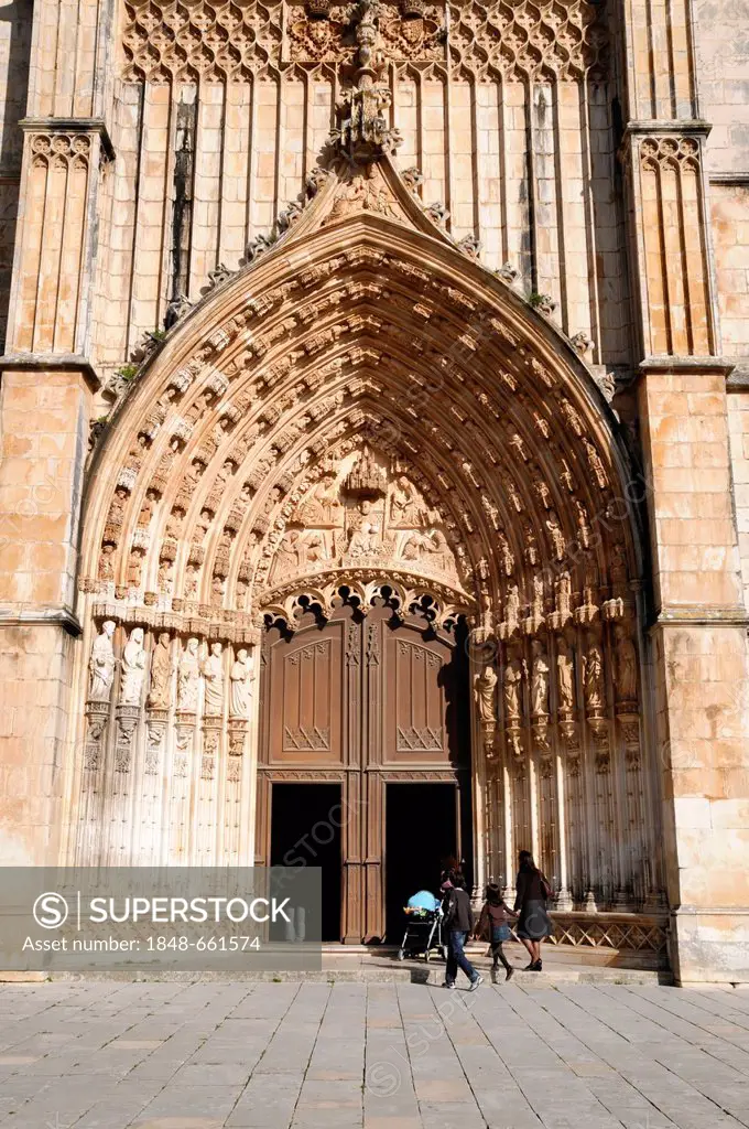 Gothic portal, main entrance, of the basilica, Dominican convent Mosteiro de Santa Maria da Vitoria, UNESCO World Heritage Site, Batalha, Portugal, Eu...