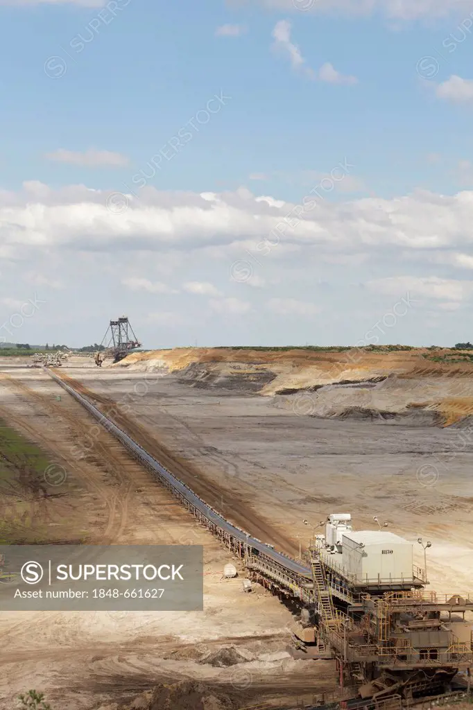 Conveyor belt, Inden open-cast lignite mine of RWE Power AG, community of Inden, Dueren district, North Rhine-Westphalia, Germany, Europe