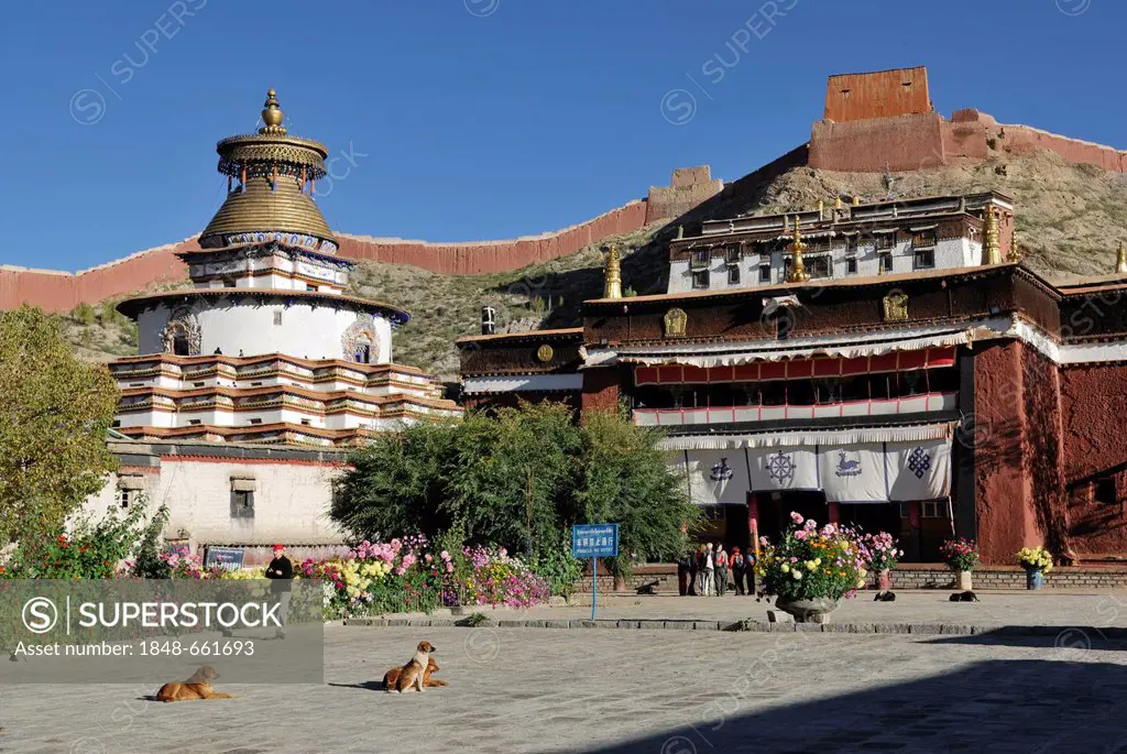 Kumbum stupa and monastery Paelkhor, Pelkhor Chode, Gyantse, Gyangze, Tibet, China, Asia