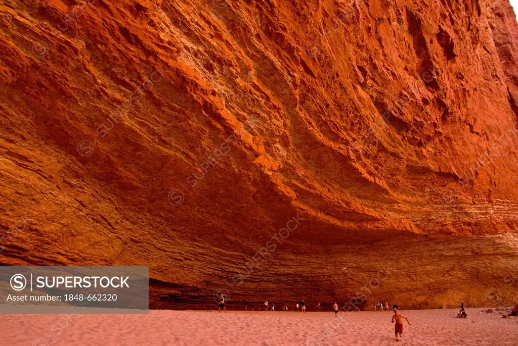 Tourists in the Redwall Cavern, Grand Canyon, Arizona, USA, America