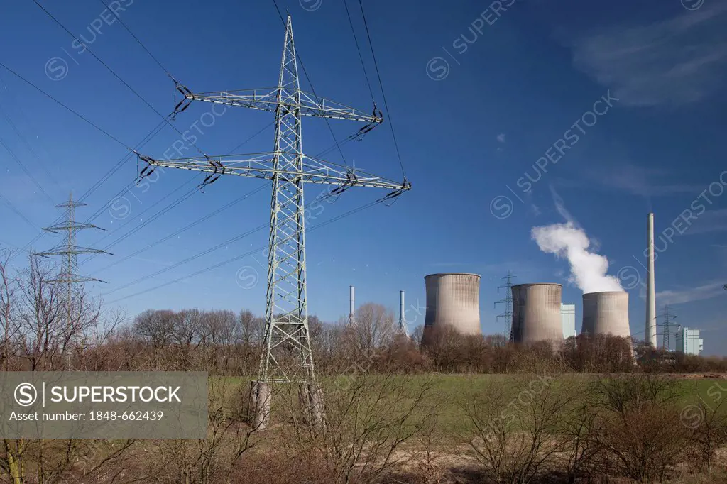 Pylons, combined cycle power plant, coal and natural gas, Gersteinwerk plant, RWE Power AG company, Werne-Stockum, Ruhrgebiet area, North Rhine-Westph...