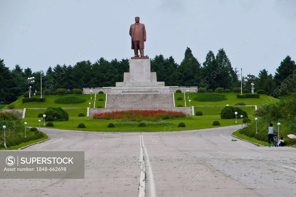 Statue of Kim Il Sung, Kaesong, North Korea, Asia