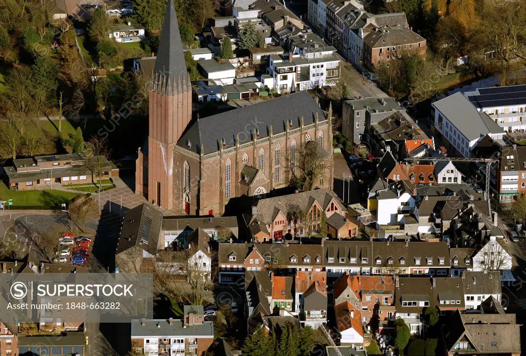 Aerial view, Liebfrauen Kirche Church, Goch, Lower Rhine region, North Rhine-Westphalia, Germany, Europe
