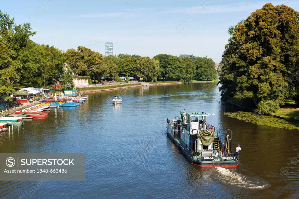 River Spree, Treptower Park, Berlin, Germany, Europe