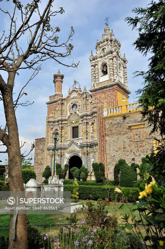 Church of Iglesia San Francisco de Acatepec, San Pedro Cholula, Puebla, Mexico, Latin America, North America