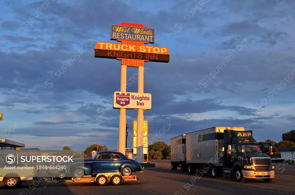 Truck stop with truck and classic car, Interstate I70, Green River, Utah, USA, North America