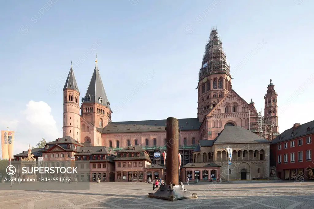 Mainz Cathedral or St. Martin's Cathedral, Mainz, Rhineland-Palatinate, Germany, Europe, PublicGround