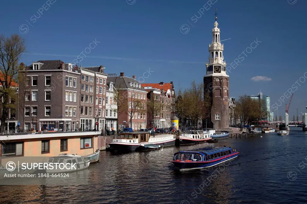 Montelbaanstoren military and defence tower, Oude Schans canal, Amsterdam, The Netherlands, Europe