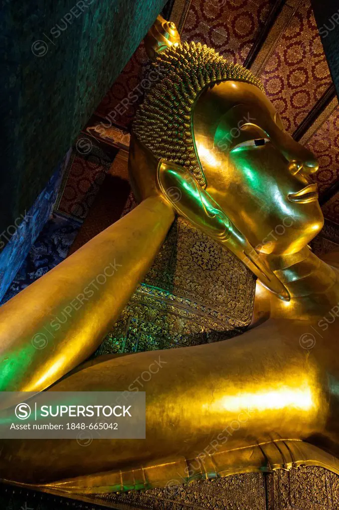 Reclining Buddha statue, head, Wat Pho or Wat Phra Chetuphon, Bangkok, Thailand, Asia