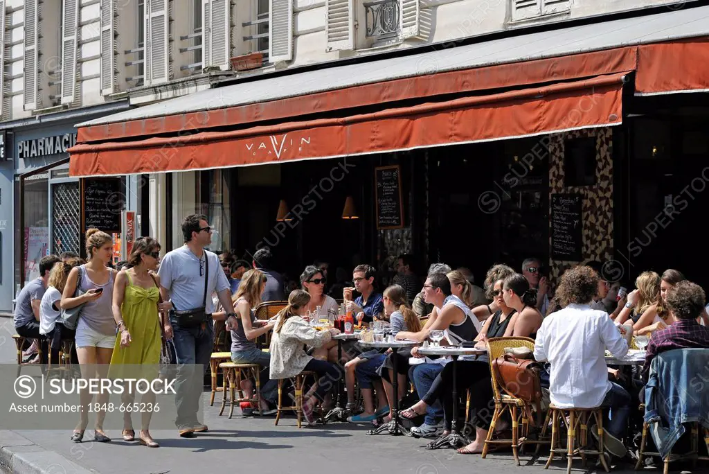 Sidewalk café or street café, brasserie, Bercy, Paris, France, Europe