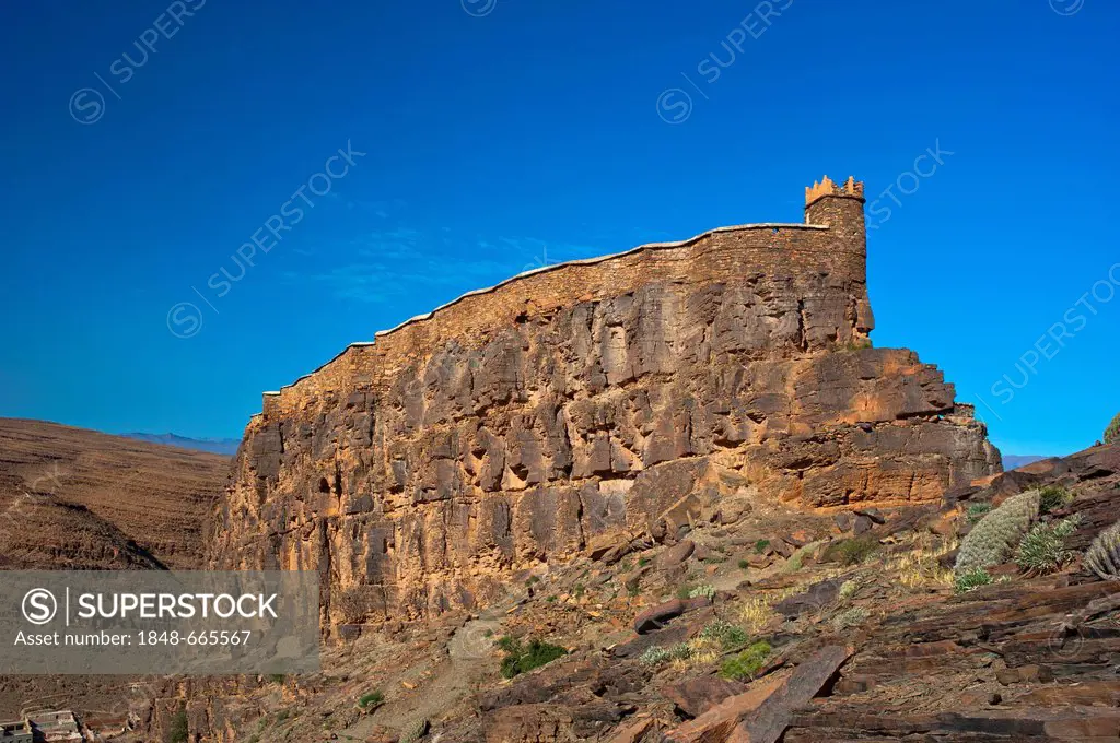 Fortified granary, Agadir Id Aissa, on a cliff top, Amtoudi, Anti-Atlas Mountains, southern Morocco, Morocco, Africa