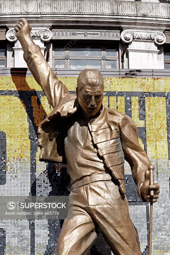 Freddie Mercury, monumental advertising figure in front of the Dominion Theatre for the musical We Will Rock You, London, England, United Kingdom, Eur...