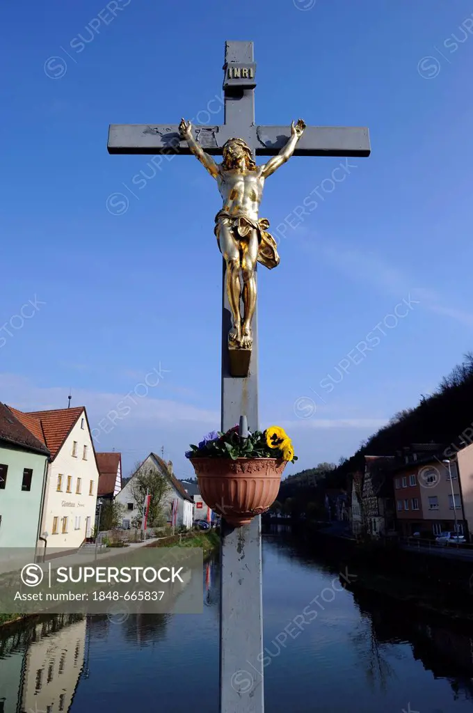 Crucifix on a bridge across the Wiesent River, Waischenfeld, Upper Franconia, Franconia, Franconia, Bavaria, Germany, Europe