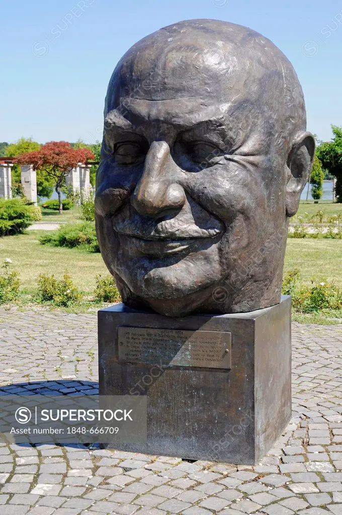 Bust, Joseph Bech, a politician from Luxembourg, Europe Square, sculptures, Herastrau Park, Bucharest, Romania, Eastern Europe, PublicGround