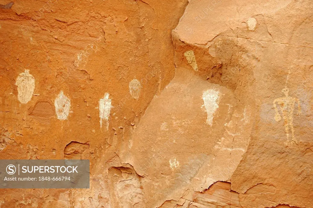 Approx. 1500 year old palm prints and drawings by Native Americans, Mystery Valley, Arizona, USA