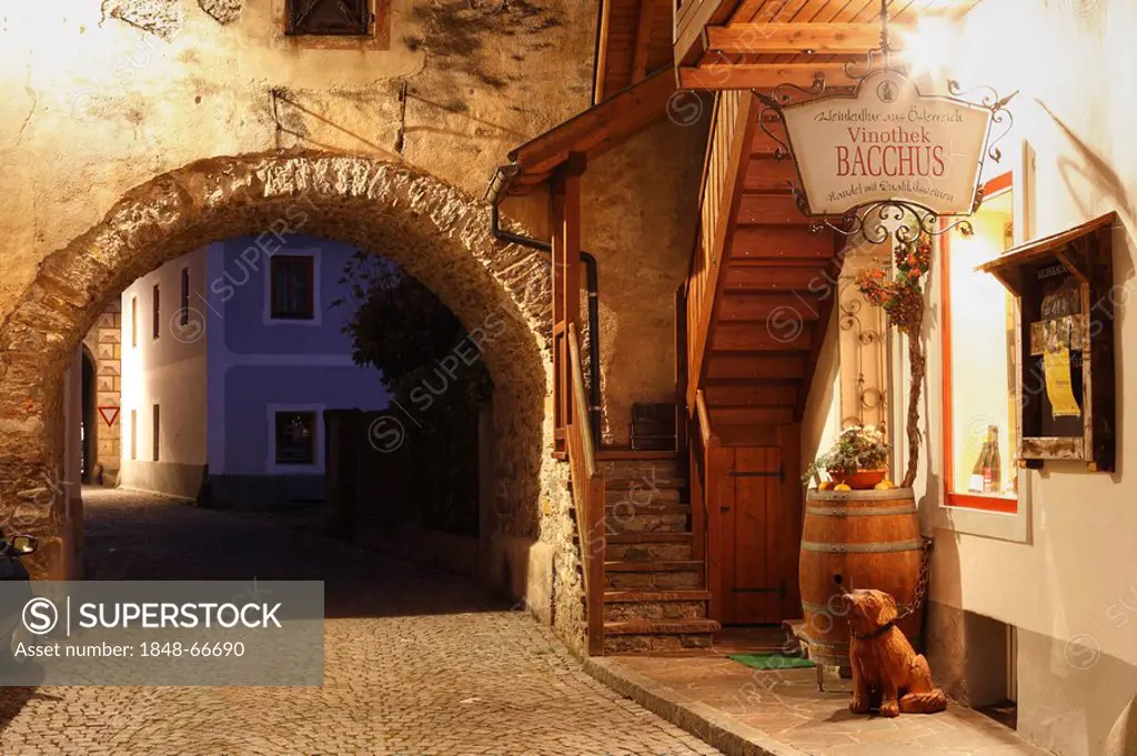 City gate in Kirchgasse alley, Vinothek Bacchus wine store, Gmuend in Carinthia, Austria, Europe