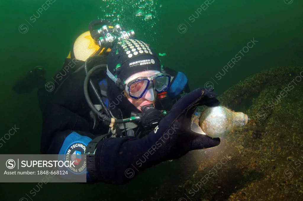 Diver at the shipwreck of the Austrian wheel steamship Durnstein, Odessa, Black Sea, Ukraine, Eastern Europe