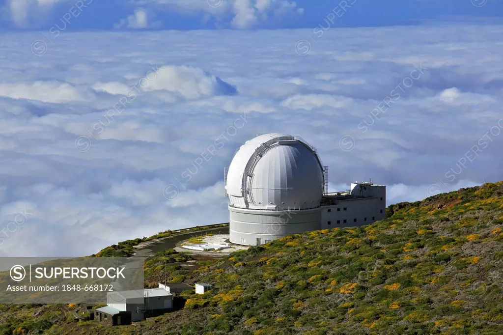 Mountain Roque de los Muchachos, view from the top over the clouds, William Herschel Telescope, observatory Observatorio del Roque de los Muchachos, O...