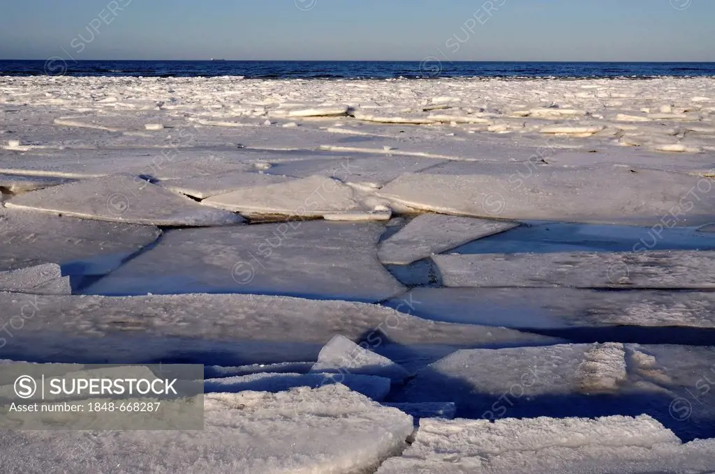 Frozen shallow water of the Baltic Sea with ice crystal formations, in Stein, Probstei, Kreis Ploen district, Schleswig-Holstein, Germany, Europe