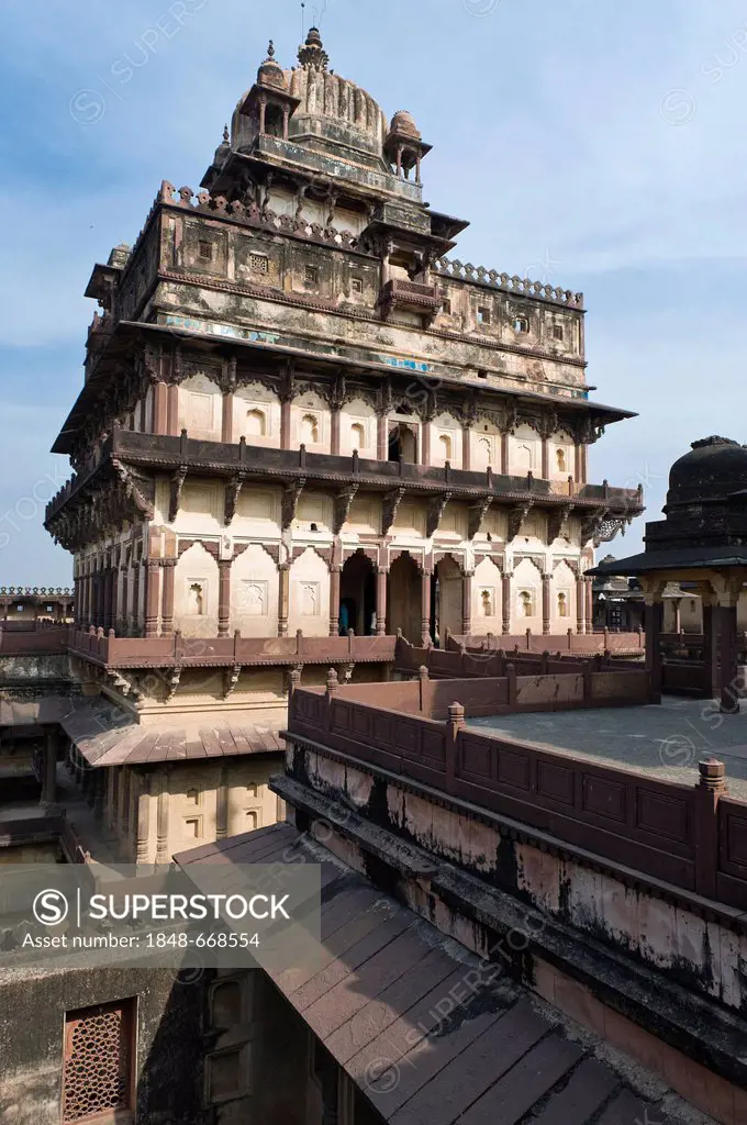 Palace of Bir Singh Deo, Datia, Madhya Pradesh, North India, India, Asia