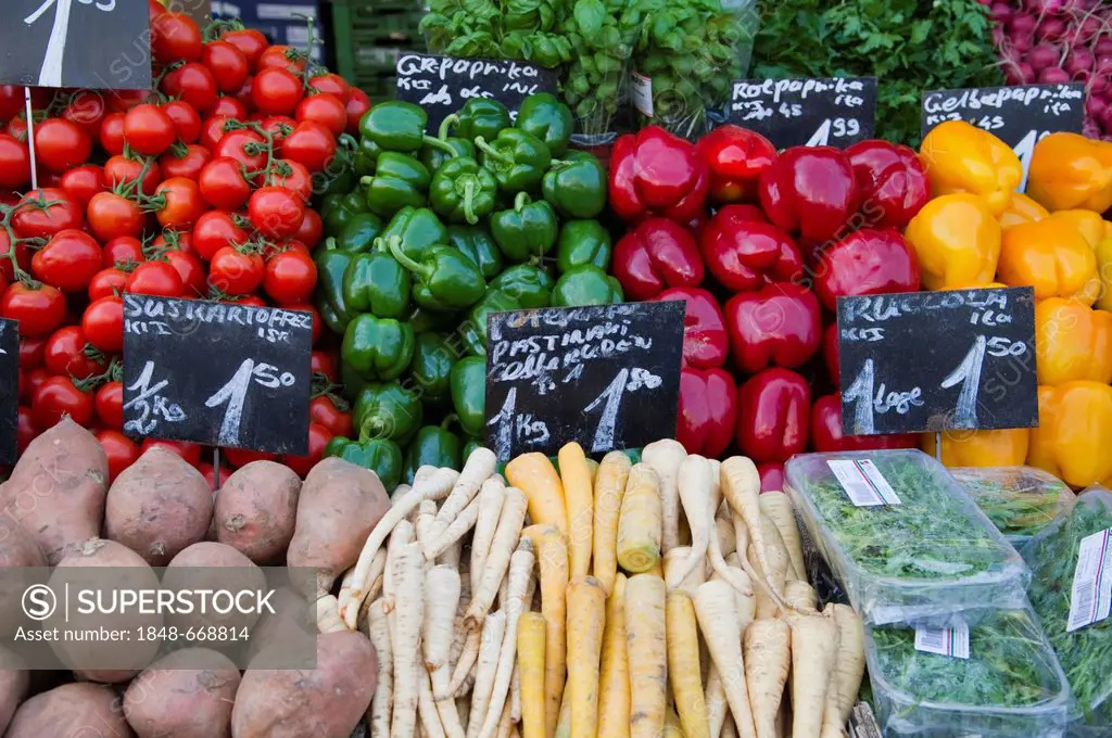 Vegetable stand, Naschmarkt, Vienna, Austria, Europe
