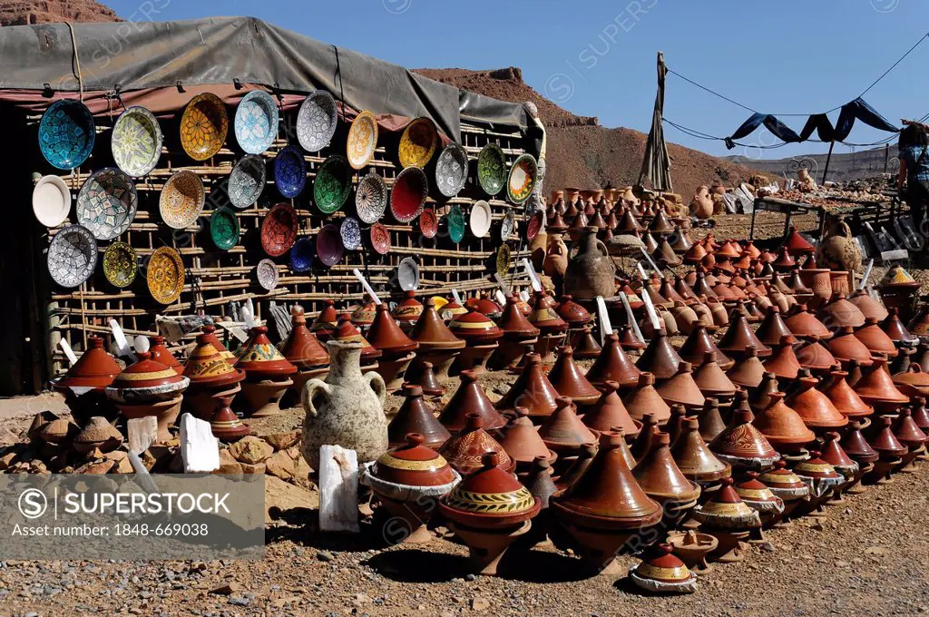 Souvenirs, stall in the Atlas Mountains, between Fez and Erfoud, Morocco, Africa