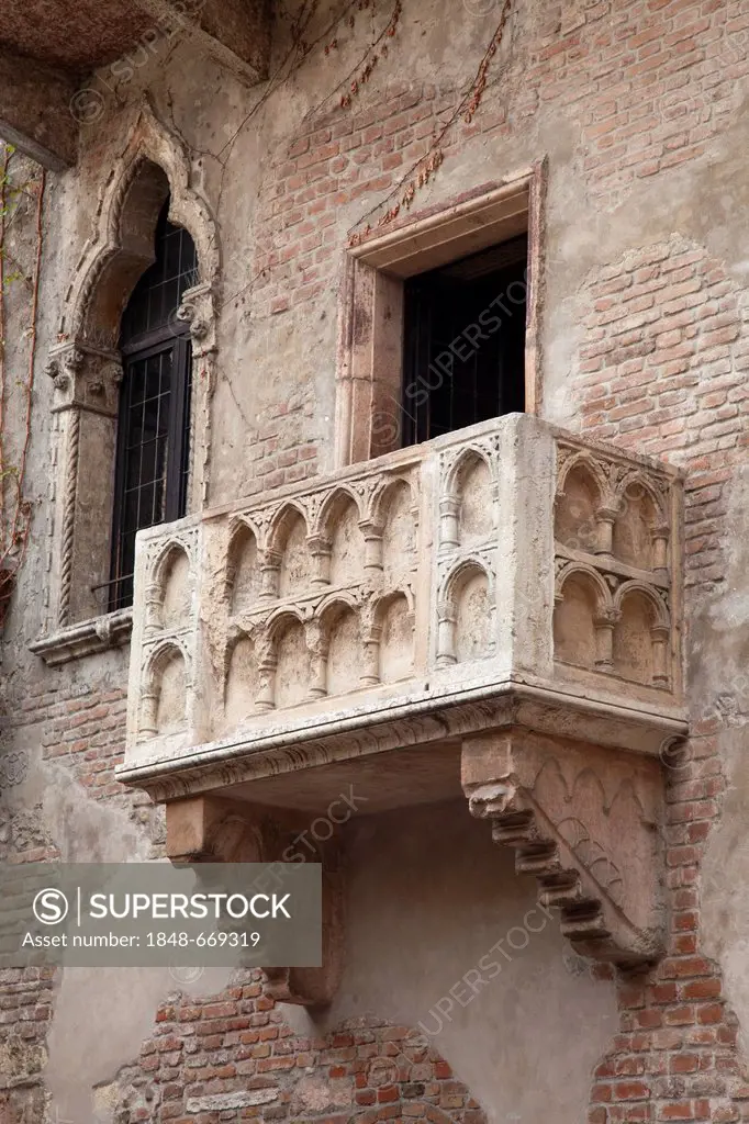 Balcony at Juliet's House, Casa di Giulietta, Verona, Veneto, Italy, Europe