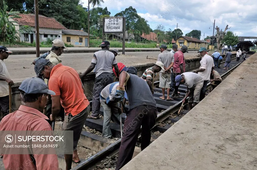 Maintenance of railway tracks, railway station in Ragama, Sri Lanka, Ceylon, Asia