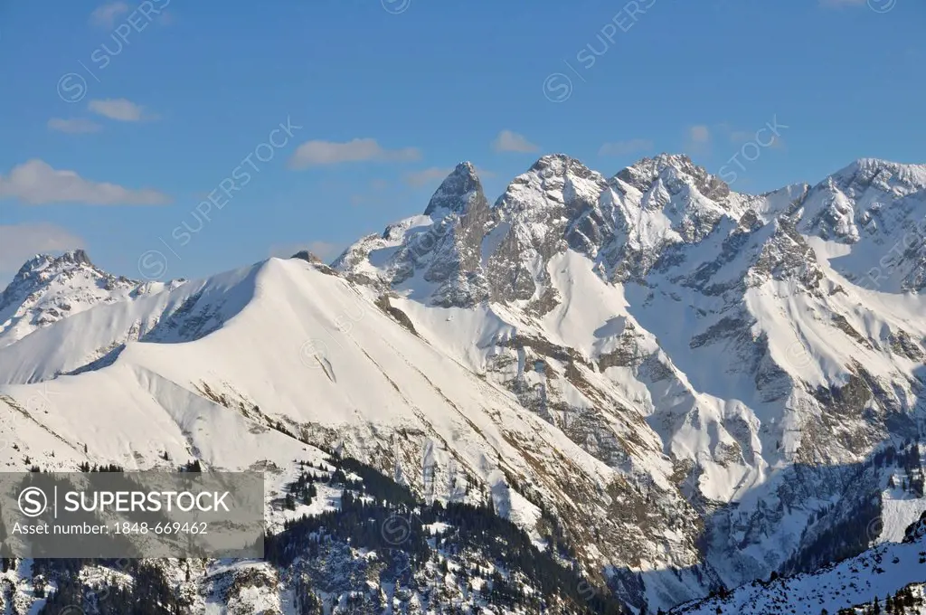 Allgaeuer Hauptkamm mountain crest as seen from Fellhorn mountain, winter, snow, Oberstdorf, Allgaeu Alps, Allgaeu region, Bavaria, Germany, Europe