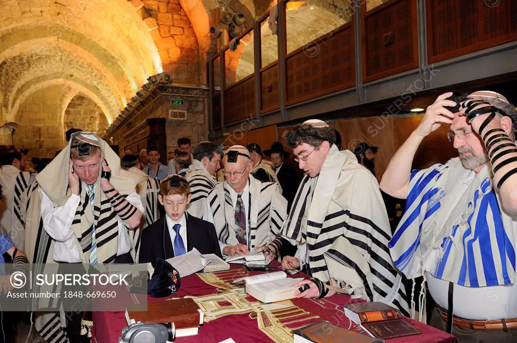 Bar Mitzvah, beginning of Jewish adulthood for boys, Wailing Wall, old town of Jerusalem, Israel, Middle East