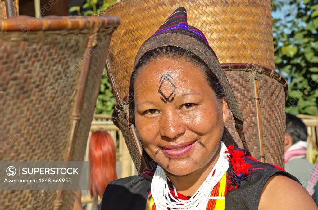 Woman in tribal dress at the annual Hornbill Festival in Kohima, India, Asia
