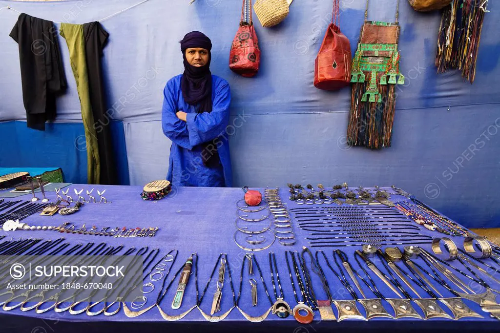 Tuareg man, trader in a souvenir shop in the old town of Ghat, Libya, North Africa, Africa
