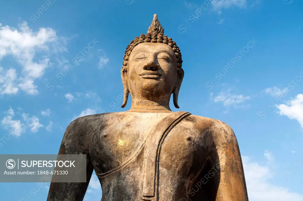 Seated Buddha statue at Wat Mahathat temple, Sukhothai Historical Park, UNESCO World Heritage Site, Northern Thailand, Thailand, Asia