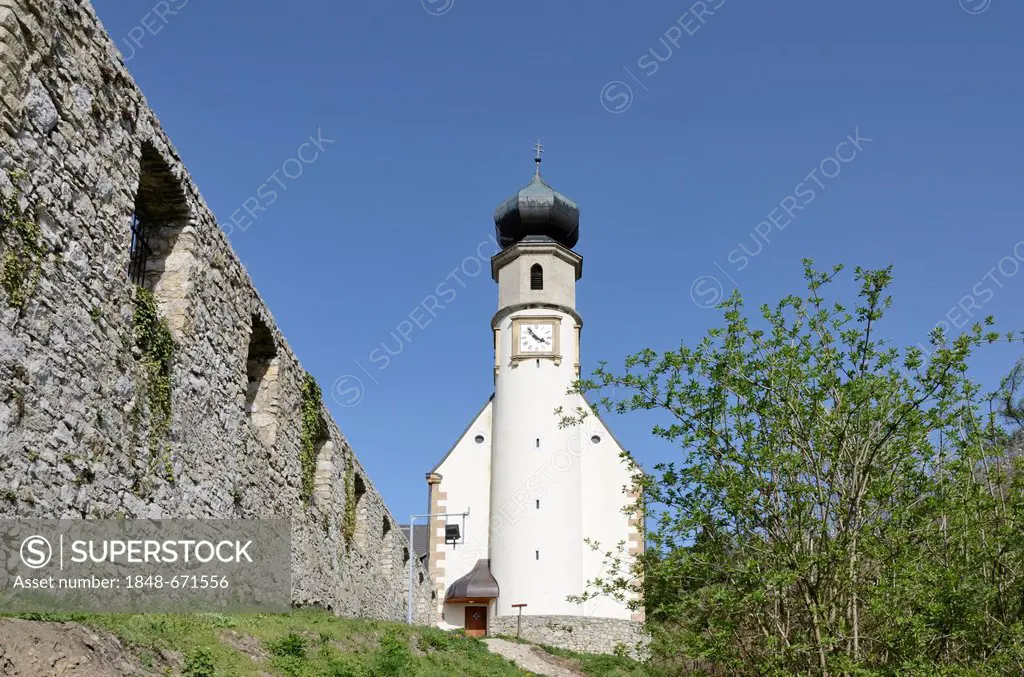 Church and castle, Neuhaus, Lower Austria, Austria, Europe