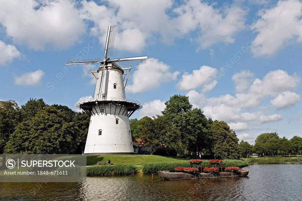 Historic Dutch windmill De Hoop, Middelburg, Walcheren, Zeeland, Netherlands, Europe