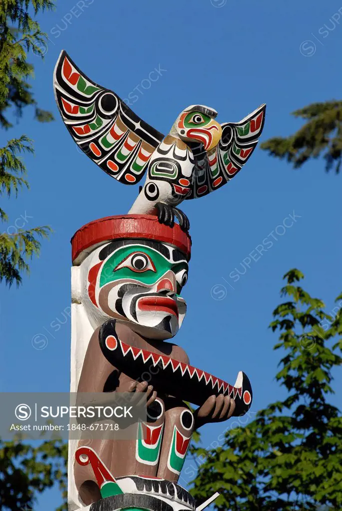 Totem, totem pole, Stanley Park, Vancouver, British Columbia, Canada, North America