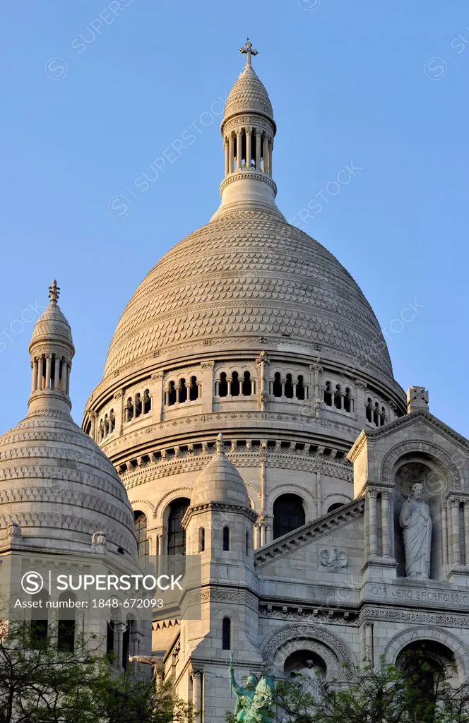 Dome of the Basilica of the Sacred Heart, Sacré-Coeur Basilica, Montmartre district, Paris, France, Europe